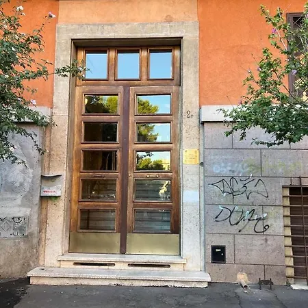 Lovely Art 2 Bedroom Flat Next To Metro Station Lodi Daire Roma