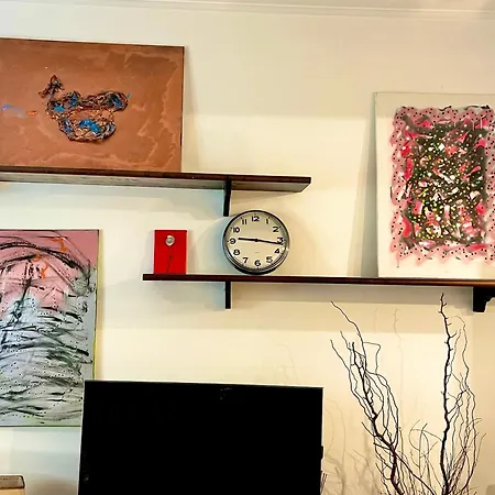 Lovely Art 2 Bedroom Flat Next To Metro Station Lodi *