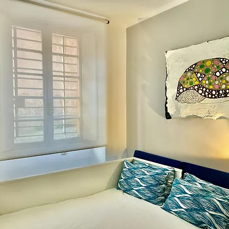 Lovely Art 2 Bedroom Flat Next To Metro Station Lodi Apartment *