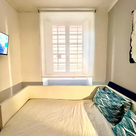 Apartment Lovely Art 2 Bedroom Flat Next To Metro Station Lodi *