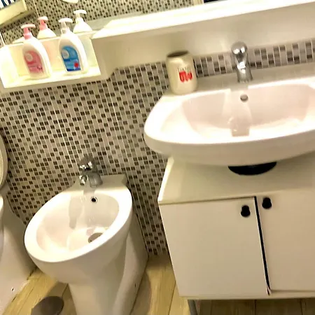 Lovely Art 2 Bedroom Flat Next To Metro Station Lodi * Rome