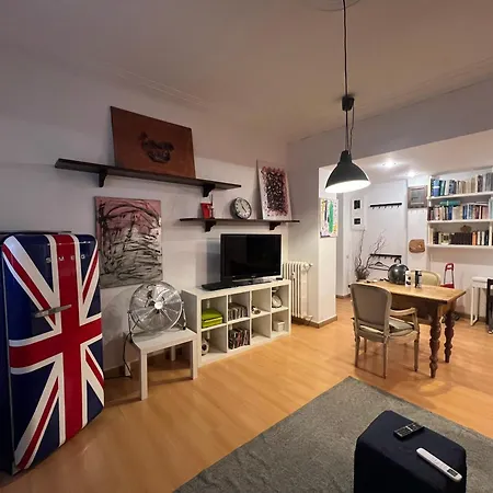 Daire Lovely Art 2 Bedroom Flat Next To Metro Station Lodi *