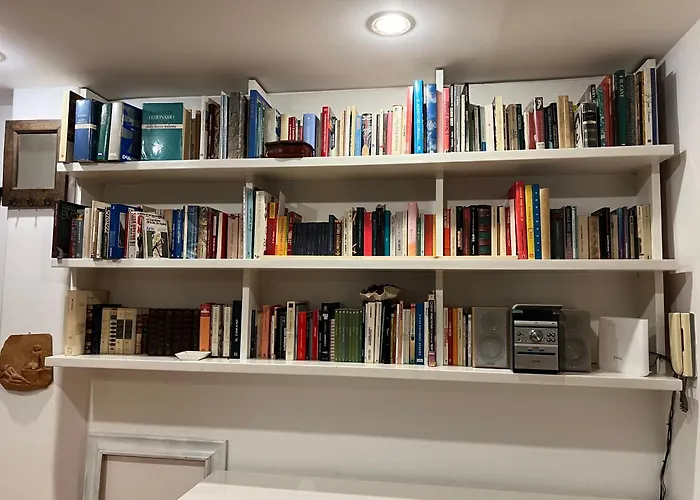 Apartment 2 Bedroom Flat At Just 4 Tube Stops From Coliseum Rom