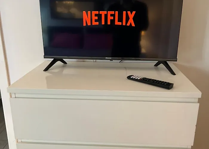 Apartment 2 Bedroom Flat At Just 4 Tube Stops From Coliseum Rom