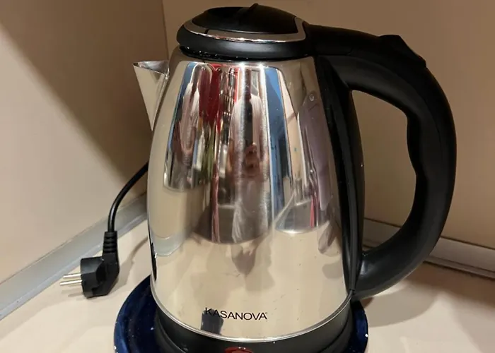 2 Bedroom Flat At Just 4 Tube Stops From Coliseum Apartment *